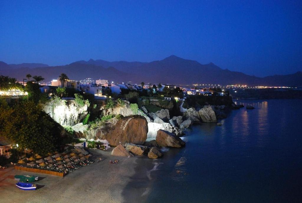 Edificio Verdemar - Stunning 1 Bed Apartment With Pool & Sea Views Nerja Extérieur photo