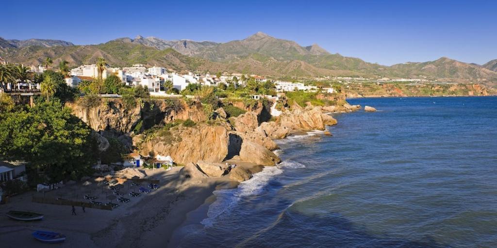 Edificio Verdemar - Stunning 1 Bed Apartment With Pool & Sea Views Nerja Extérieur photo